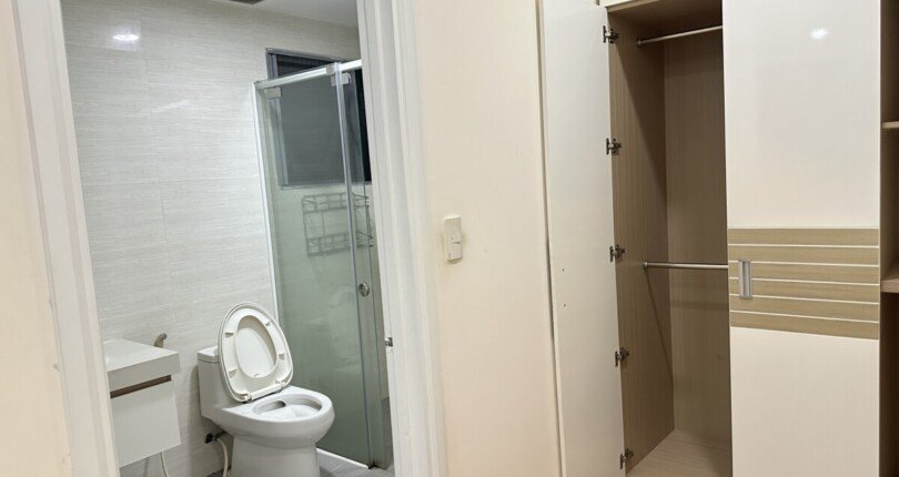 tollet can ho cho thue 1 810x430 - Cho thuê căn hộ chung cư Green Valley , 89m2, giá 20tr/tháng, nhà đang trống, xem nhà dễ.