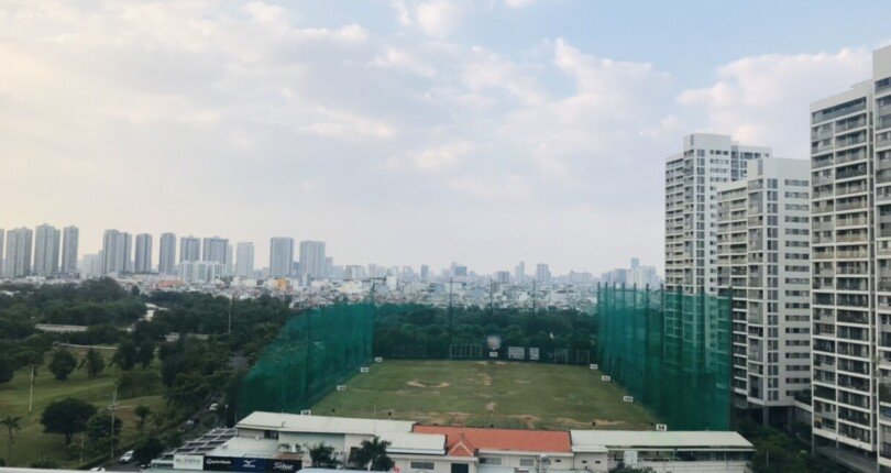 view can ho nhin truc dien san golf 810x430 - Bán gấp căn hộ Scenic Valley 1, 110m2, 3pn, lầu cao, giá 6 tỷ