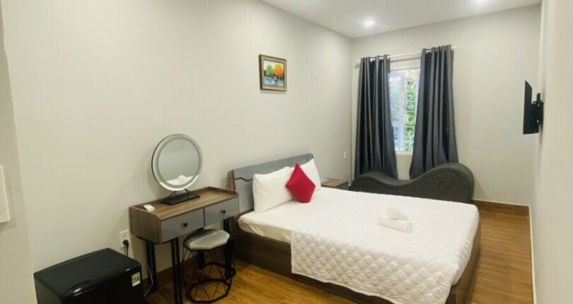 z4613932311437 5d10c626c2a125333667da4c7356a1fb 810x430 - Bán khách sạn 1 trệt, 4 lầu, tổng cộng 24 phòng, nội thất mới như hình - Giá 27,8 Tỷ