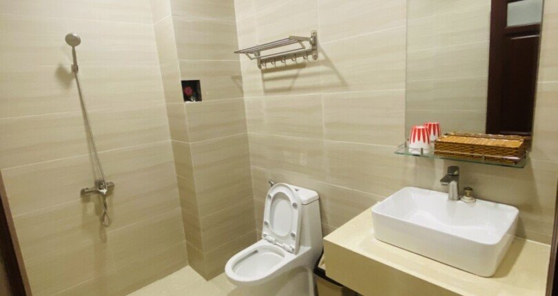 z4613932365137 46b4f189f00d0377a3412866f8001469 810x430 - Bán khách sạn 1 trệt, 4 lầu, tổng cộng 24 phòng, nội thất mới như hình - Giá 27,8 Tỷ