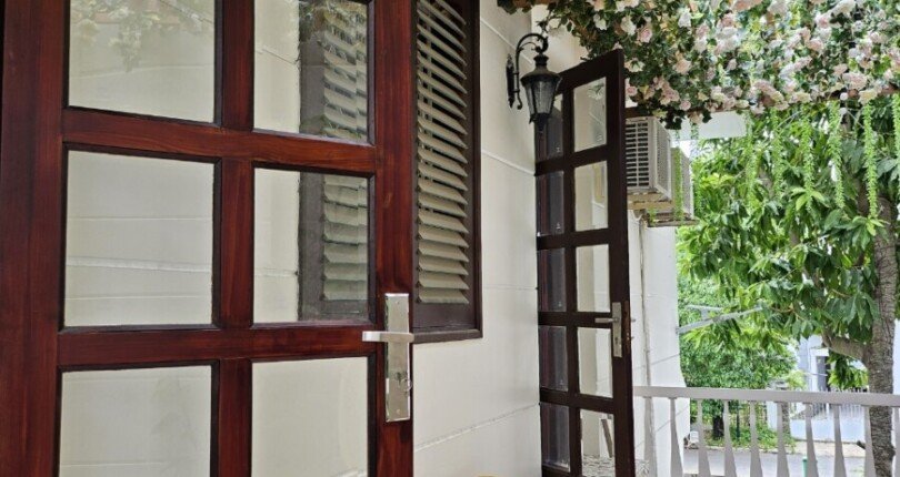 3CC0ED65 78DB 4BA2 A1EA 72C72B9DE890 810x430 - Biệt thự Phú Mỹ Hưng cần cho thuê Nhà đầy đủ nội thất cao cấp, sân đậu xe 2 chiếc, 5 phòng ngủ lớn Vị trí: đường nội Khu Nam Thông, PMH, Q7 Giá cho thuê: 1900$