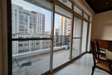 ban-cong-phong-khach-can-ho-star-hill-can-ban