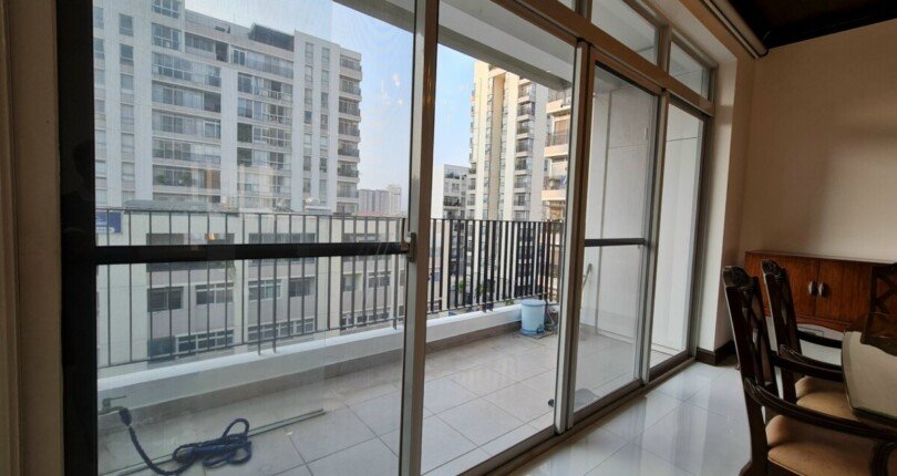 ban cong phong khach can ho star hill can ban 810x430 - Chính chủ gửi bán gấp căn Duplex Star Hill 133m2, giá 6,380 tỷ