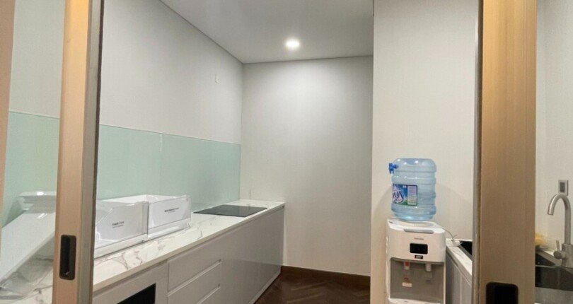 bep trong nha penthouse chao ban 810x430 - Mua bán Penthouse Phú Mỹ Hưng T10/2023 diện tích 247m2 giá 25 tỷ