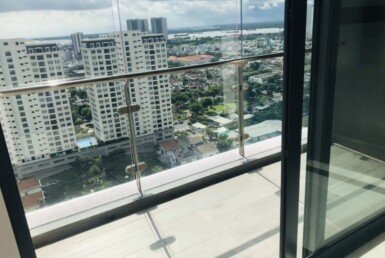 can-canh-ban-cong-phong-khach-can-ho-ban