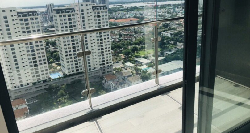 can canh ban cong phong khach can ho ban 810x430 - Bán gấp căn hộ The Antonia 3 phòng ngủ, căn góc, tầng cao, view biệt thự