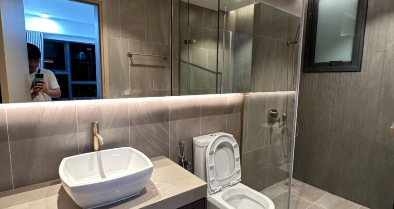 can ho cho thue co 2 toilet day du thiet bi nhu hinh 810x430 - Cho thuê căn hộ 2pn Chung cư The Antonia Nguyễn Lương Bằng Phú Mỹ Hưng T9/2023 giá rẻ