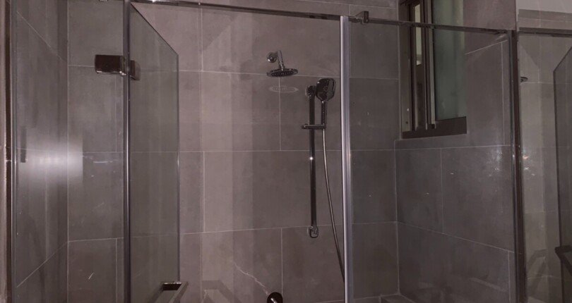 can ho co 2 toilet day du thiet bi nhu hinh 2 810x430 - Mua bán căn hộ Chung cư Midtown M7 t10/2023 giá rẻ