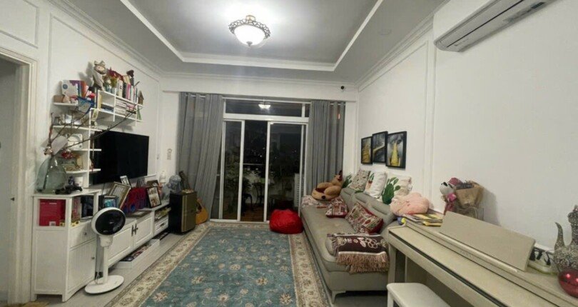 hinh anh phong khach can ho ban tai chung cu my phuc tan phong q7 810x430 - Bán gấp căn hộ Mỹ Phúc 118m2, lầu cao, view sông giá 5,7 tỷ