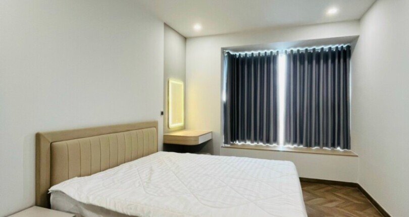 hinh anh phong ngu can ho cho thue 810x430 - Cho thuê căn hộ chung cư Midtown The Paek, 02pn, giá 25tr/tháng, nội thất đẹp, xem nhà dễ.