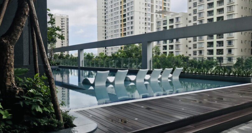ho boi the ascentia 810x430 - Mua bán căn hộ A12.08 Chung cư Ascentia Phú Mỹ Hưng T9/2023 giá rẻ
