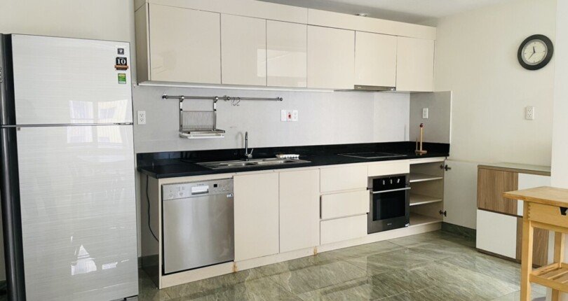 khong gian bep 2 810x430 - Chính chủ gửi bán gấp Penthouse Sky Garden 2 diện tích 324m2 giá 7,2 tỷ