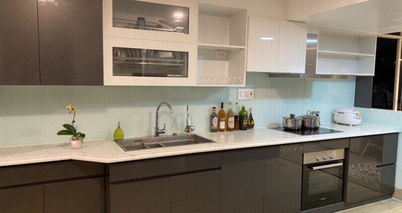 khong gian bep 810x430 - Bán gấp Penthouse Mỹ Khánh 4 Phú Mỹ Hưng diện tích 371m2 giá 15 tỷ