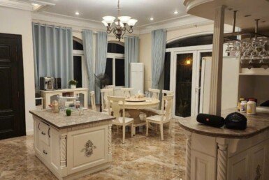 khong-gian-bep-rong-rai