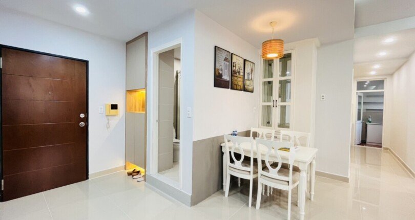 khong gian bep va phong an 1 810x430 - Mua bán căn hộ block 6b Chung cư Sky Garden 3 Phú Mỹ Hưng Quận 7 T9/2023 giá rẻ