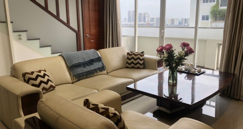 khong gian phong khach can ho ban 810x430 - Bán gấp Penthouse Mỹ Khánh 4 Phú Mỹ Hưng diện tích 371m2 giá 15 tỷ