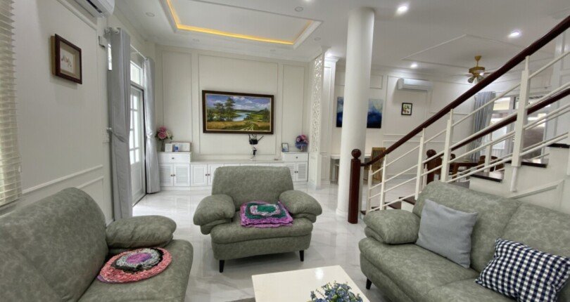 khong gian phong khach tang 1 810x430 - Mua bán nhà đất Khu Mỹ Thái 1 t10/2023 giá rẻ