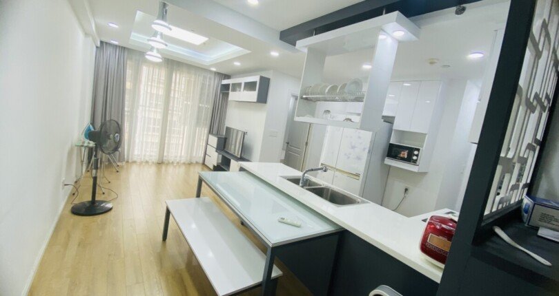 khu vuc bep can ho ban 810x430 - Bán căn hộ chung cư Scenic Valley 2, 02pn, giá 3.850 tỷ, nội thất đầy đủ, nhà đang có hợp đồng thuê.