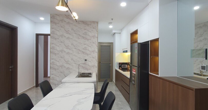 phong khach can ho cho thue 1 810x430 - Cho thuê căn hộ 02pn, The Peak Phú Mỹ Hưng, nội thất cao cấp, giá 18tr/tháng, xem nhà dễ