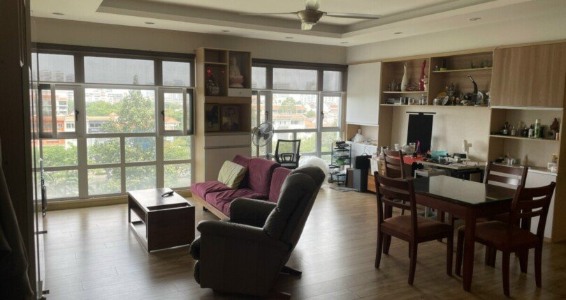 phong khach ho ban tai khu pho happy valley 810x430 - Bán gấp căn hộ Happy Valley Block B 103m2 gí 5 tỷ