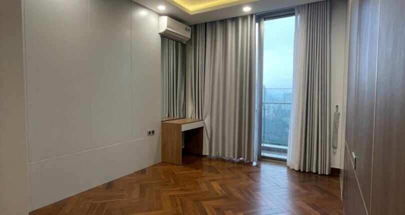 phong ngu trong nha ban 810x430 - Mua bán Penthouse Phú Mỹ Hưng T10/2023 diện tích 247m2 giá 25 tỷ