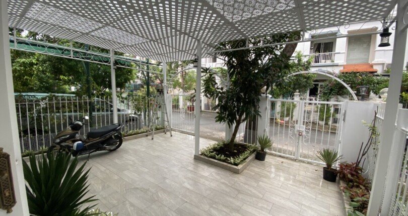 san vuon truoc nha dat ban 810x430 - Mua bán nhà đất Khu Mỹ Thái 1 t10/2023 giá rẻ