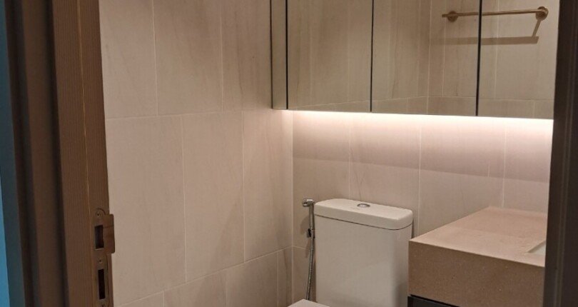 toilet day du thiet bi nhu hinh 810x430 - Bán căn hộ góc The Antonia Phú Mỹ Hưng, 2 phòng ngủ, đầy đủ nội thất mới 100%