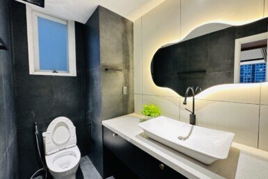 toilet-day-du-thiet-bi-noi-that-cao-cap