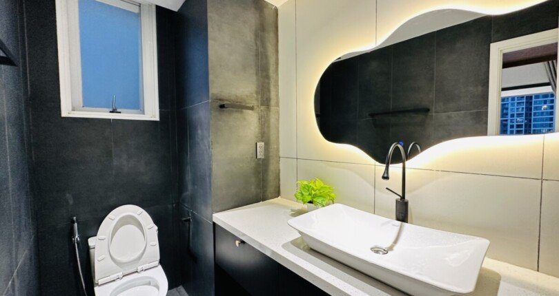 toilet day du thiet bi noi that cao cap 810x430 - Mua bán căn hộ AC1.5 Cảnh Viên 3 T9/2023 giá rẻ