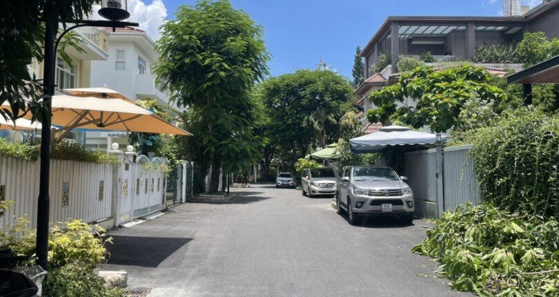 vi tri biet thu ban tren duong noi khu do thi phu my hung q7 810x430 - Chính chủ bán Biệt thự Phú Mỹ Hưng T9/2023 giá 49 tỷ rẻ nhất thị trường