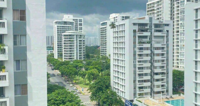 view nhin tu ban cong can ho 1 810x430 - Duy nhất căn hộ duplex thô cần bán tại kdc Mỹ Khánh Phú Mỹ Hưng giá 8,1 tỷ