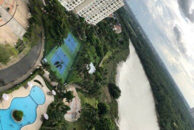 view-phong-khach-nhin-ho-boi-noi-khu