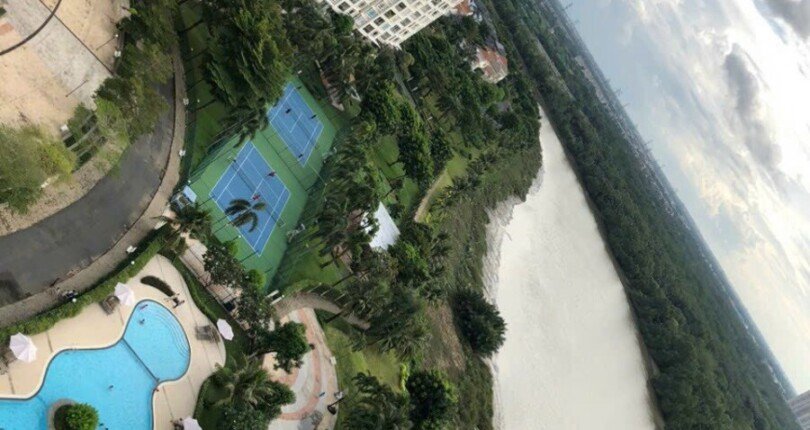 view phong khach nhin ho boi noi khu 810x430 - Duy nhất căn Penthouse đang chào bán gấp tại Khu dân Cư Riverside Residence Phú Mỹ Hưng