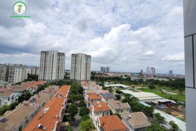 view-phong-khach-va-phong-ngu-nhin-truc-dien-khu-biet-thu-my-van