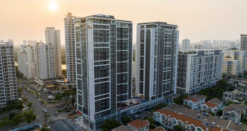 z4192382672752 f8ded09ede3592e5031ca797f2bf0732 810x430 - Bán lỗ 700tr cặp căn hộ The Antonia thông nhau, DT 163m2, lầu cao vút, view biệt thự rất đẹp, chỉ 11.9 tỷ