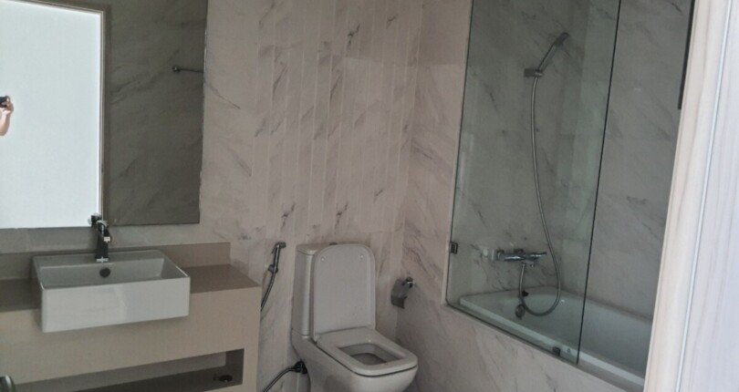 z4283521767494 149a408f9764b7d316dcf6c99c55d741 810x430 - Rẻ nhất thị trường, căn hộ Midtown 3PN, DT 130m2, lầu cao, view sông và công viên Sakura rất đẹp, chỉ 8.8 tỷ