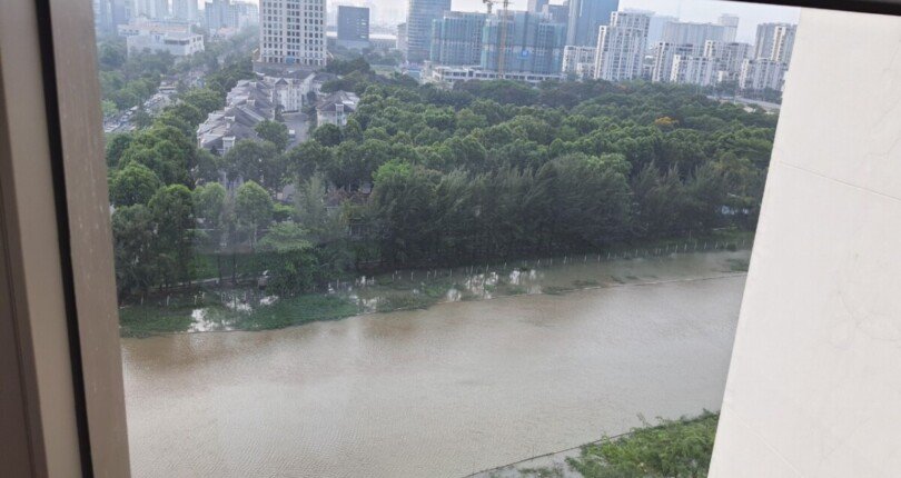 z4283521775308 90496b9b77e551cf2d3ac2a5bf5c3580 810x430 - Rẻ nhất thị trường, căn hộ Midtown 3PN, DT 130m2, lầu cao, view sông và công viên Sakura rất đẹp, chỉ 8.8 tỷ