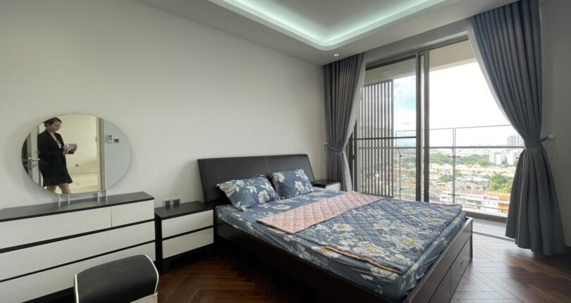 z4473357390308 65223e434db2432ec6c0702d629a3837 1 810x430 - Cho thuê căn hộ Midtown 2PN DT 89m2, nhà đẹp, lầu cao, view biệt thự hướng đông nam, giá chỉ 21tr/ tháng