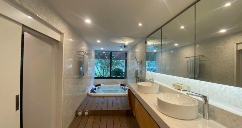 z4677781206409 14604921218be9cebb2a5adb5c657357 810x430 - Giảm 6 tỷ bán nhanh siêu phẩm biệt thự tứ lập Mỹ Thái, đường số 18, nhà siêu đẹp, nội thất cực cao cấp, cực an ninh