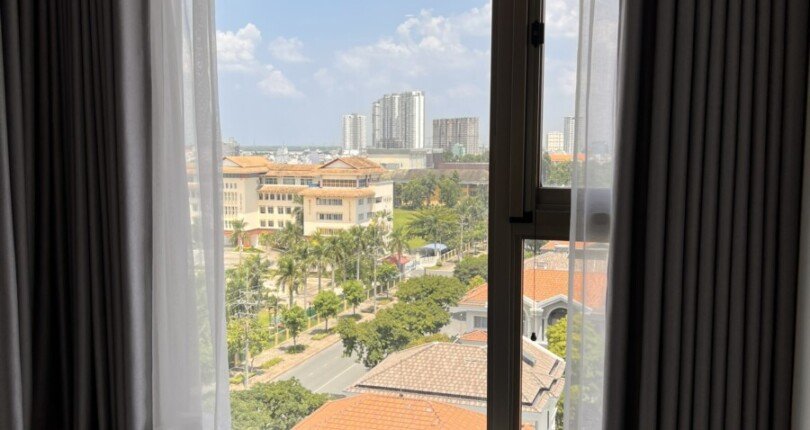 z4691430075916 9660ce9022efd71171090561f7449a27 810x430 - Cho thuê căn hộ Midtown The Peak M8, 2Pn, nhà mới, nội thất đẹp, view biệt thự Nam Viên rất đẹp