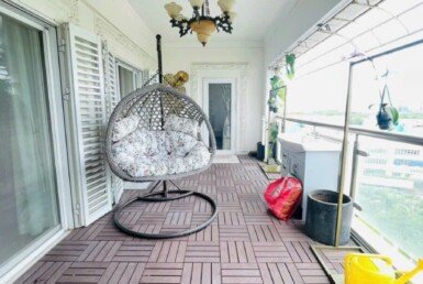 ban-cong-can-ho-rong-rai