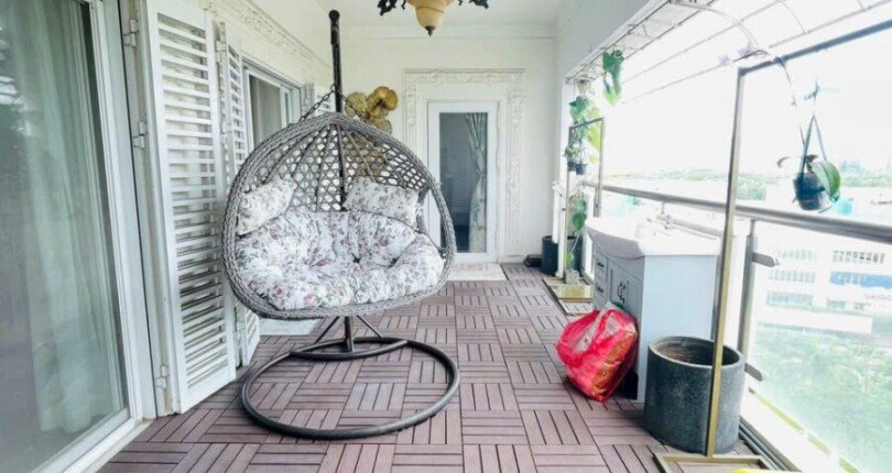 ban cong can ho rong rai 810x430 - Giá mua bán căn hộ Chung cư Mỹ Phát Quận 7 T11/2023