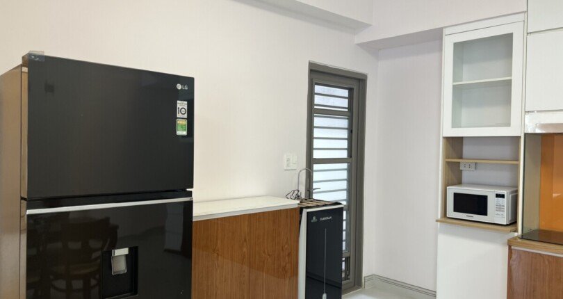 bep can ho ban 6 810x430 - Bán căn hộ chung cư Saigon South ,95m2, nội thất đầy đủ, giá 4.350 tỷ, nhà đang trống xem nhà dễ.