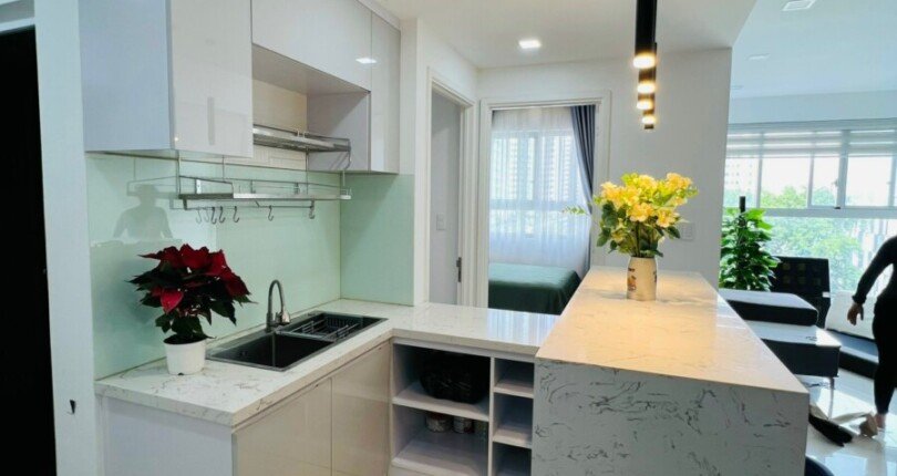 bep can ho ban 810x430 - Cần bán nhanh căn hộ chung cư Scenic Valley 2, 77m2, tầng trung, giá 4.3 tỷ, nội thất đẹp.