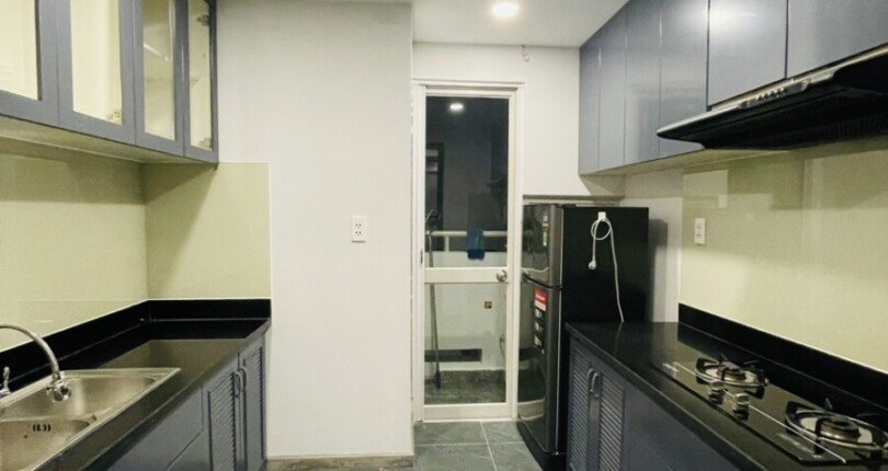 bep can ho cho thue 1 810x430 - Cho thuê căn hộ tầng 18 , chung cư Dragon hill 1, 03pn, Nnguyễn Hữu Thọ, giá 15tr/tháng, nội thất đầy đủ.