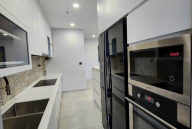 can-canh-bep-trong-can-ho