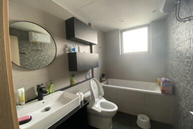 can-canh-toilet-phong-ngu-master