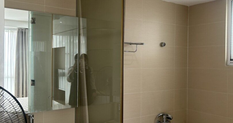 can canh toilet phong ngu master 810x430 - Cho thuê căn hộ Chung cư Riverpark Residence Quận 7 T10/2023 giá rẻ