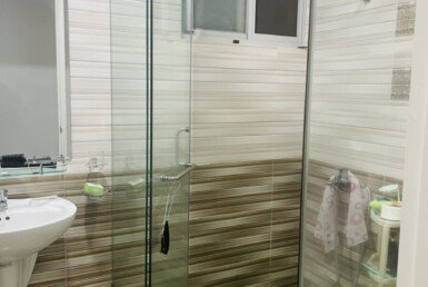 can-ho-co-2-toilet-day-du-thiet-bi-nhu-hinh