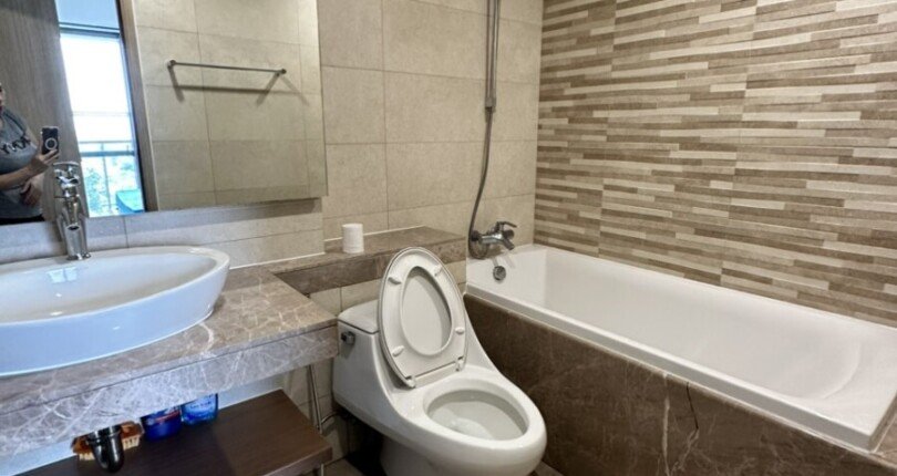 can ho co 2 toilet day du thiet bi nhu hinh 3 810x430 - Duy nhất căn hộ Urban Hill Nguyễn Văn Linh Block B sát bên công viên vườn treo cần bán giá rẻ